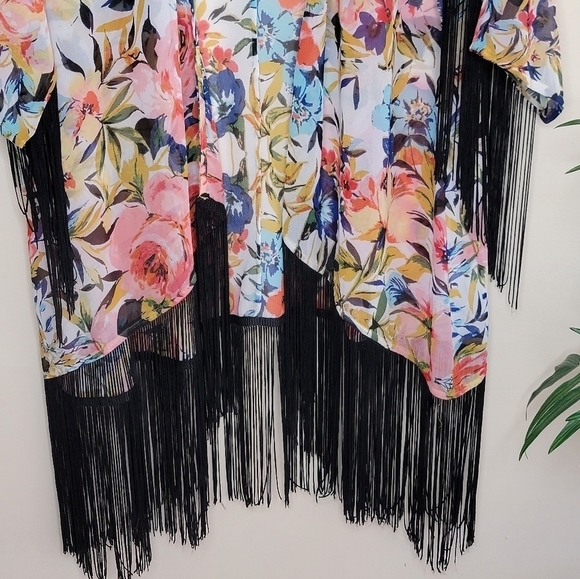 Collective Concepts | Floral Fringe Kimono Size Small - Picture 3 of 5
